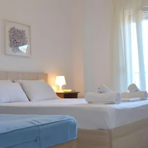 κάντε κράτηση εδώ